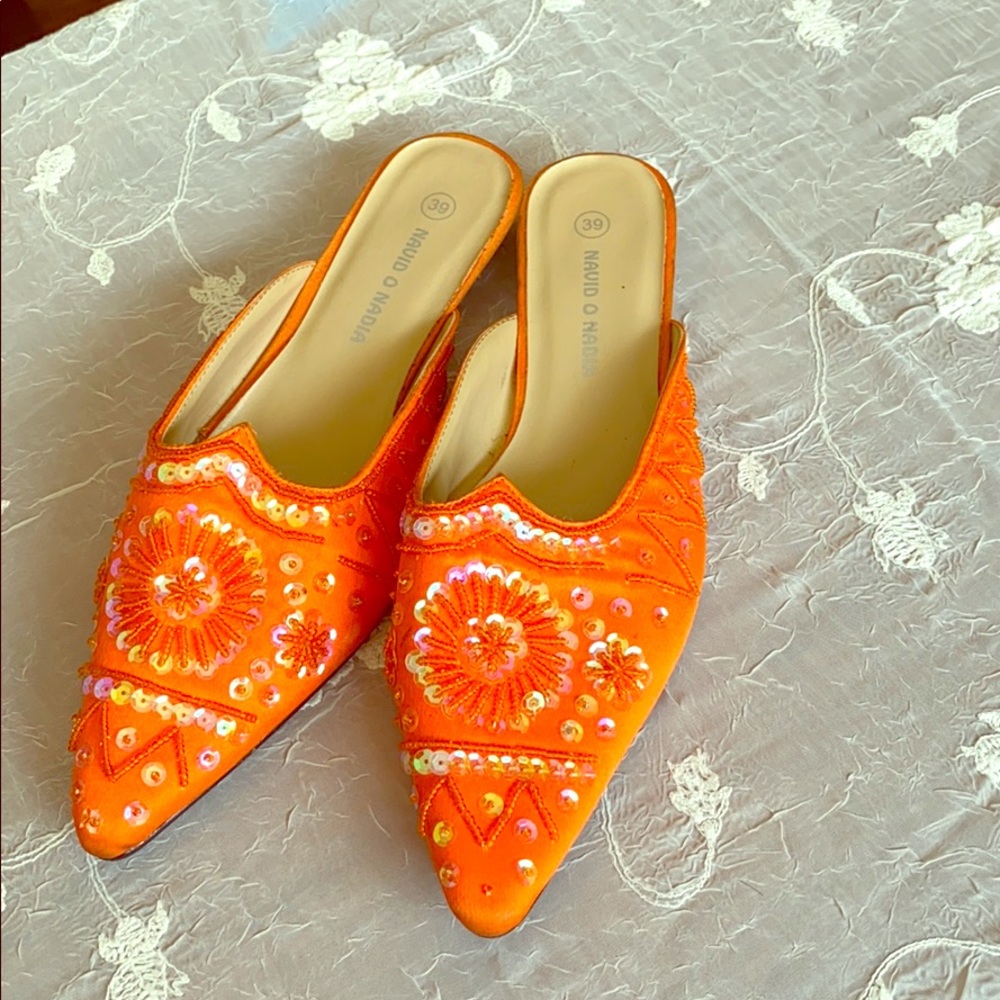 Beaded Shoes.      M111